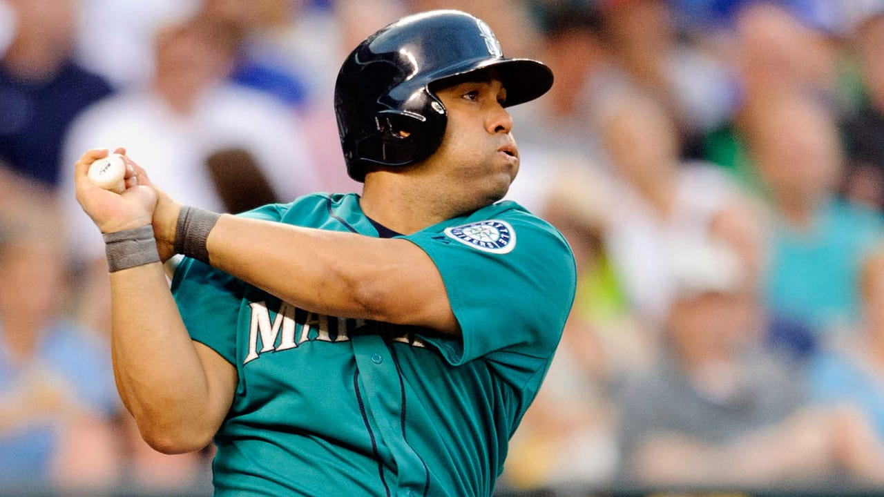 GM Moore believes Morales 'solidifies' Royals' lineup